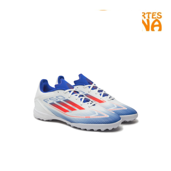 Bota-de-fútbol-F50-League-césped